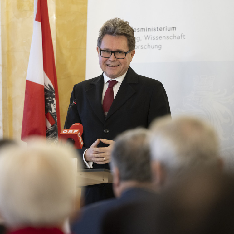 Ehrenkreuz für Wissenschaft und Kunst I. Klasse an ISTA-Präsident Thomas Henzinger - Bild Nr. 11412