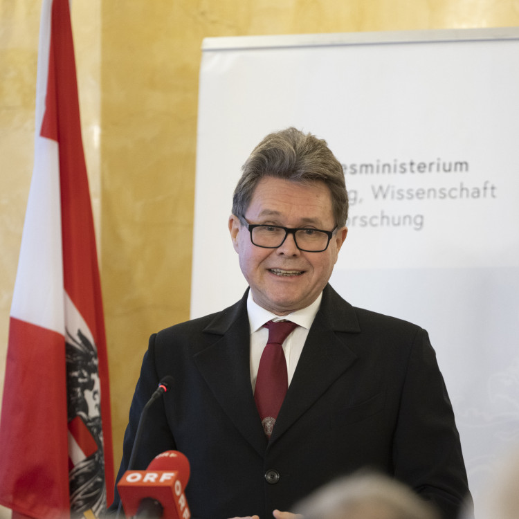 Ehrenkreuz für Wissenschaft und Kunst I. Klasse an ISTA-Präsident Thomas Henzinger - Bild Nr. 11413