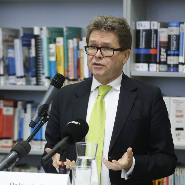 Vorschau Präsentation Digitaler Schüler/innenausweis mit BM Polaschek, StS Tursky und Bundesschulsprecherin Schmudermayer