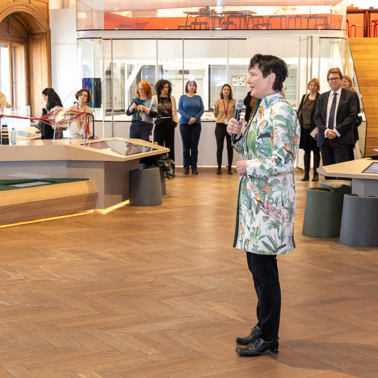 Girls' Day im Zeichen von Wissenschaft und Forschung: Bildungsminister begleitet Schülerinnen ins Naturhistorische Museum - Bild Nr. 12193