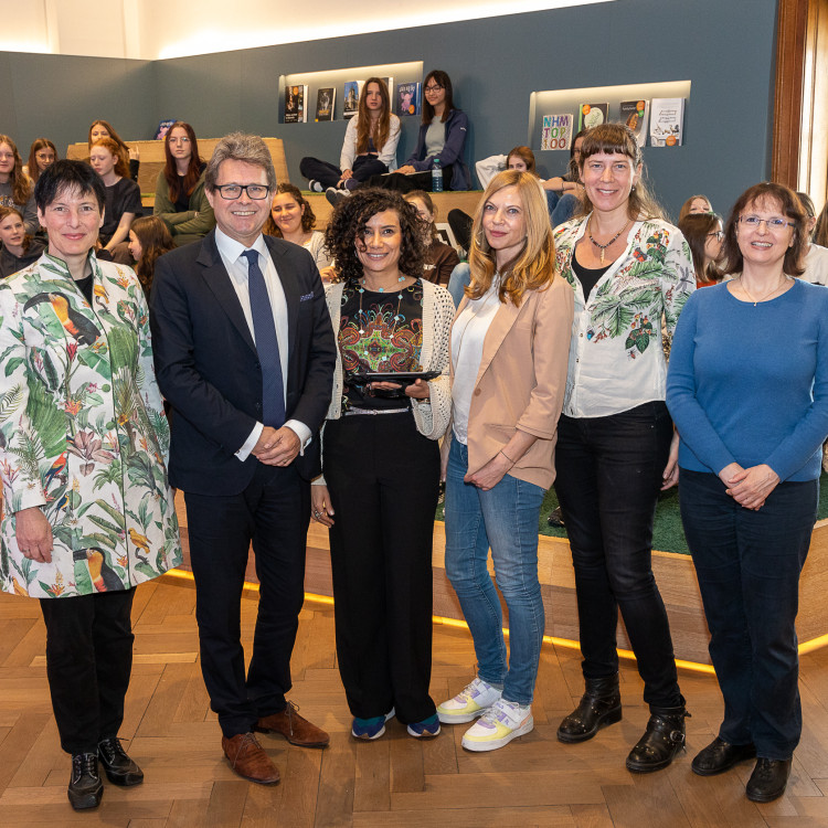 Girls' Day im Zeichen von Wissenschaft und Forschung: Bildungsminister begleitet Schülerinnen ins Naturhistorische Museum - Bild Nr. 12229