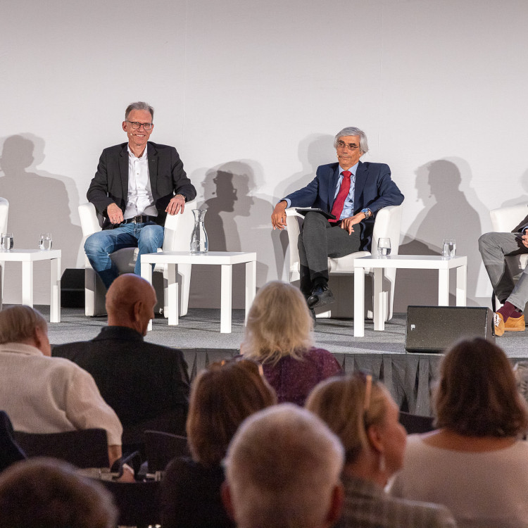 Science Talk > Arbeit und Freizeit im Ungleichgewicht? Wissenschaftliche Zugänge zu einem aktuellen Thema, 12. Juni 2023 - Bild Nr. 12374