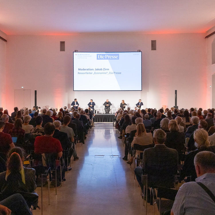 Science Talk > Künstliche Intelligenz - worauf vertrauen wir noch? 25. September 2023 - Bild Nr. 12727