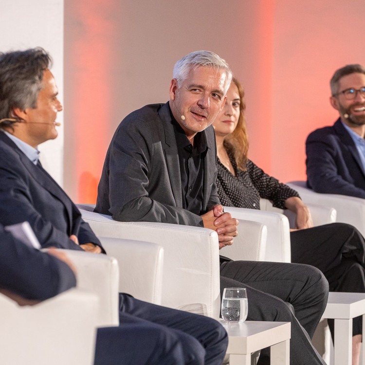 Science Talk > Künstliche Intelligenz - worauf vertrauen wir noch? 25. September 2023 - Bild Nr. 12731