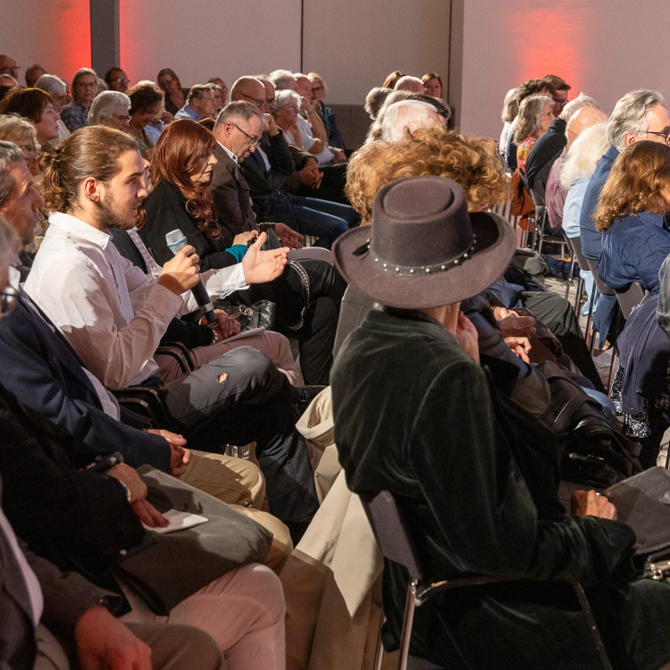 Science Talk > Künstliche Intelligenz - worauf vertrauen wir noch? 25. September 2023 - Bild Nr. 12745