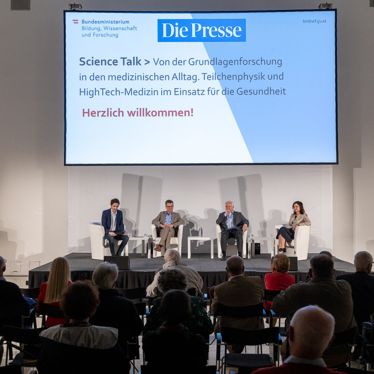 Vorschau Science Talk > Von der Grundlagenforschung in den medizinischen Alltag. Teilchenphysik und HighTech-Medizin im Einsatz für die Gesundheit