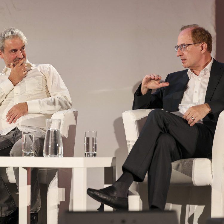 Science Talk > Was ist die Kunst der Politik? Herausforderungen durch Desinformation und Fake News am 9. September 2024 - Bild Nr. 13937