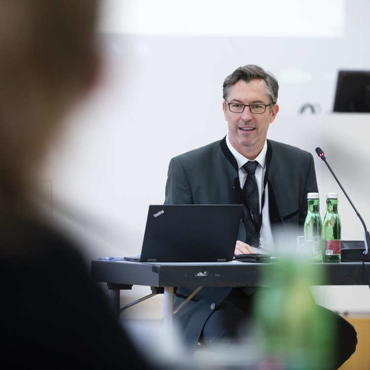 „Distance Learning Lessons Learned“ – Erfahrungen und Ergebnis-Präsentationen aus der universitären Praxis - Bild Nr. 9843