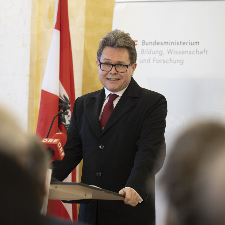Ehrenkreuz für Wissenschaft und Kunst I. Klasse an ISTA-Präsident Thomas Henzinger - Bild Nr. 11414