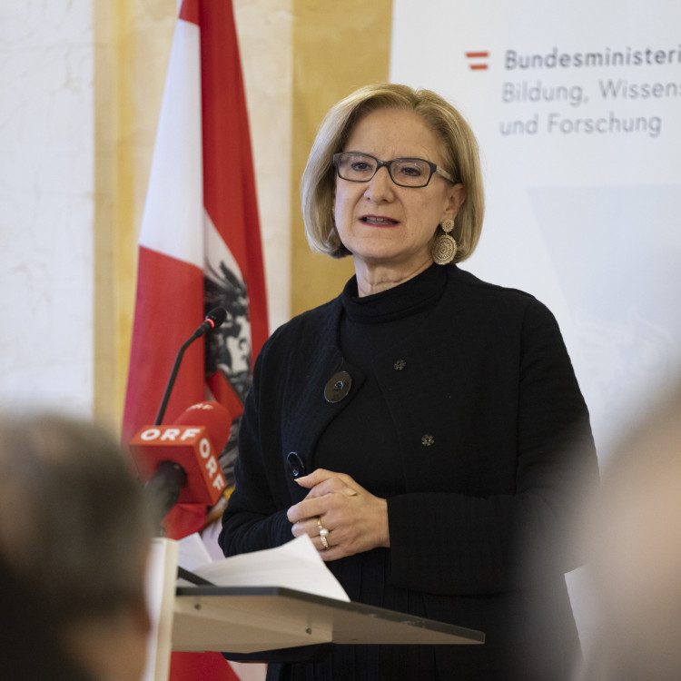 Ehrenkreuz für Wissenschaft und Kunst I. Klasse an ISTA-Präsident Thomas Henzinger - Bild Nr. 11423