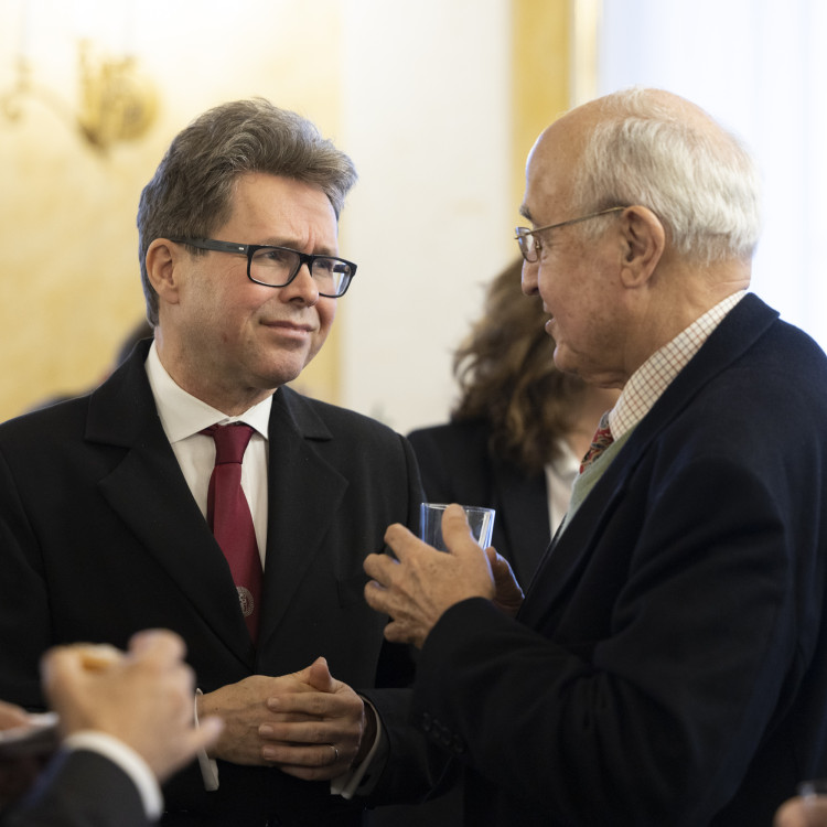 Ehrenkreuz für Wissenschaft und Kunst I. Klasse an ISTA-Präsident Thomas Henzinger - Bild Nr. 11454