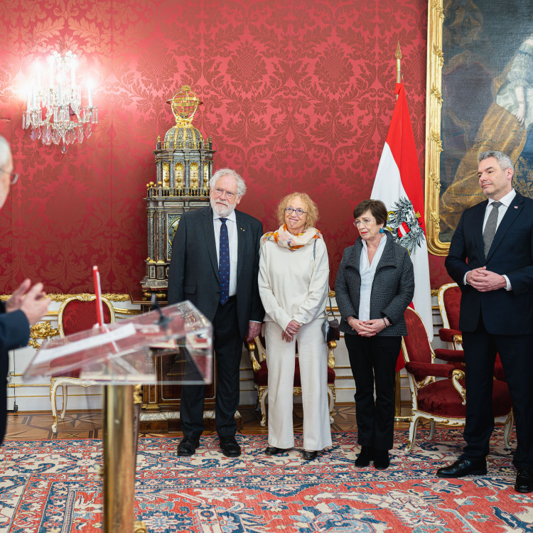 Verleihung des Großen Silbernen Ehrenzeichens mit dem Stern für die Verdienste um die Republik Österreich an Anton Zeilinger - Bild Nr. 11727