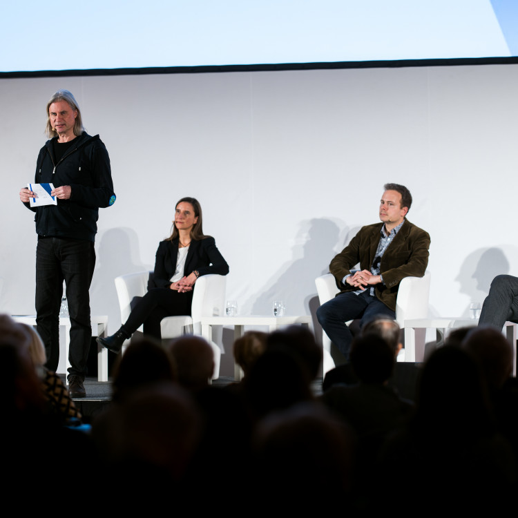 Science Talk > Optimismus trotz allem? Wie uns Wissenschaft und Forschung dabei helfen können, 23.1.2023 - Bild Nr. 11803