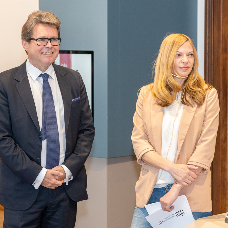 Girls' Day im Zeichen von Wissenschaft und Forschung: Bildungsminister begleitet Schülerinnen ins Naturhistorische Museum - Bild Nr. 12190