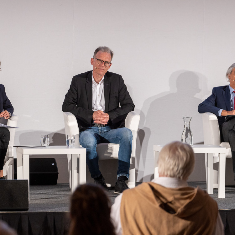 Science Talk > Arbeit und Freizeit im Ungleichgewicht? Wissenschaftliche Zugänge zu einem aktuellen Thema, 12. Juni 2023 - Bild Nr. 12373