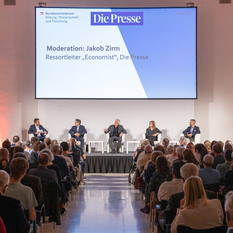 Science Talk > Künstliche Intelligenz - worauf vertrauen wir noch? 25. September 2023 - Bild Nr. 12725