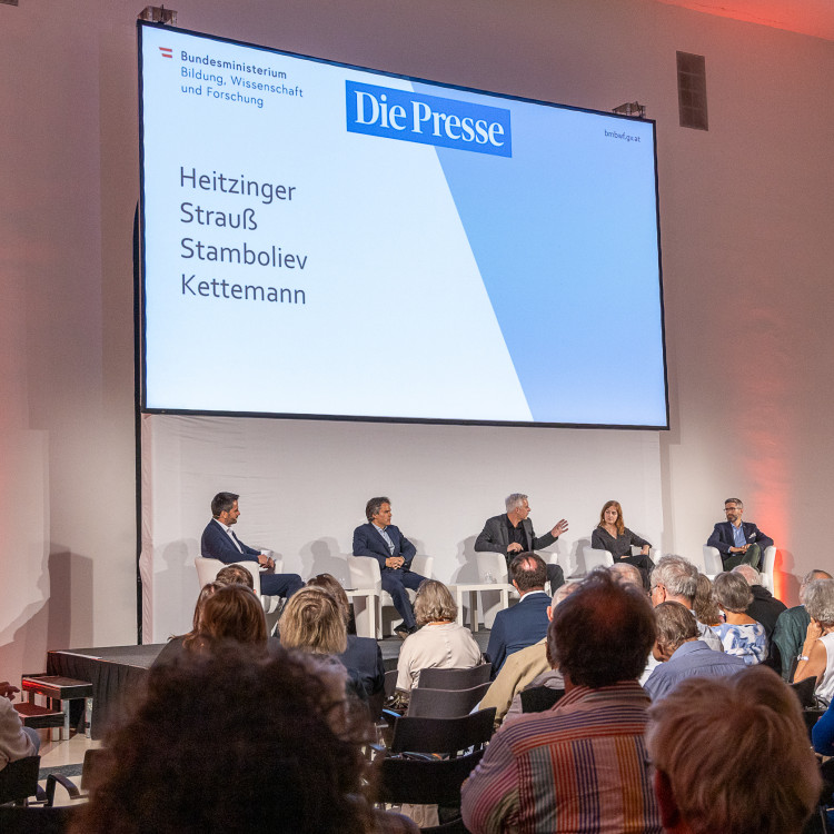 Science Talk > Künstliche Intelligenz - worauf vertrauen wir noch? 25. September 2023 - Bild Nr. 12737