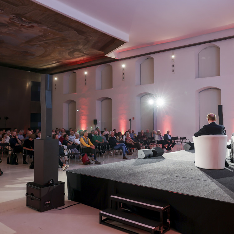 Science Talk > Was ist die Kunst der Politik? Herausforderungen durch Desinformation und Fake News am 9. September 2024 - Bild Nr. 13935