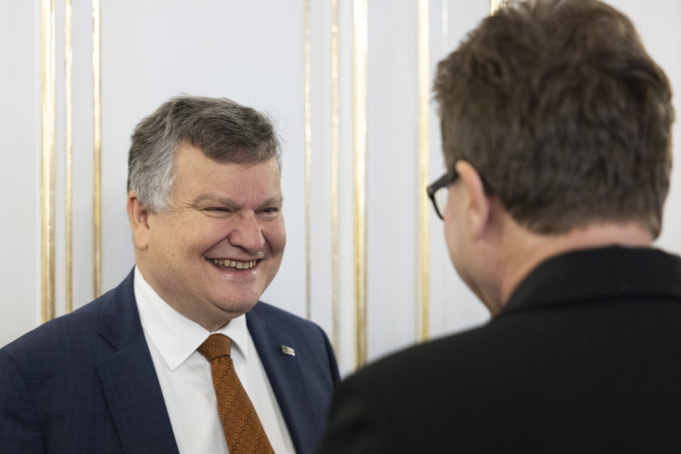 Ehrenkreuz für Wissenschaft und Kunst I. Klasse an ISTA-Präsident Thomas Henzinger - Bild Nr. 11407 - Vorschau