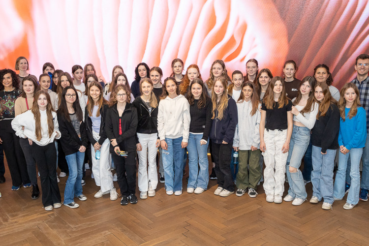 Girls' Day im Zeichen von Wissenschaft und Forschung: Bildungsminister begleitet Schülerinnen ins Naturhistorische Museum - Bild Nr. 12288 - Vorschau