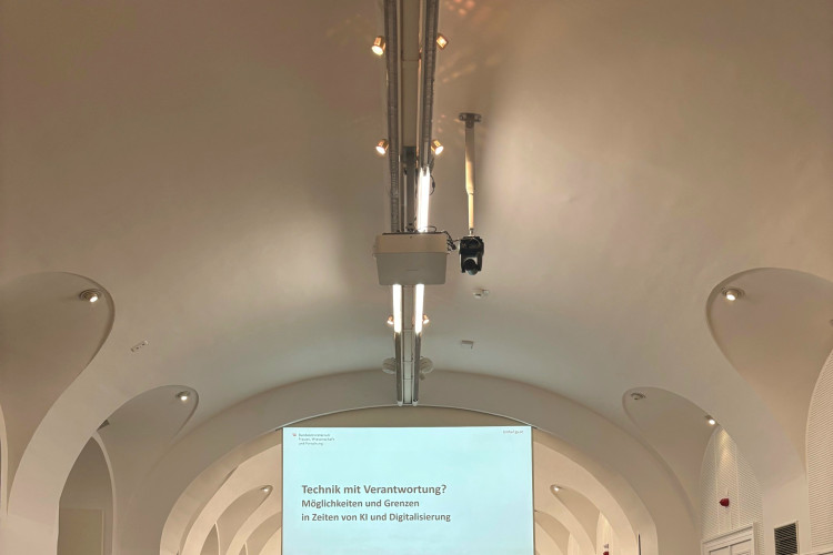 Science Talk > Technik mit Verantwortung? Möglichkeiten und Grenzen in Zeiten von KI und Digitalisierung