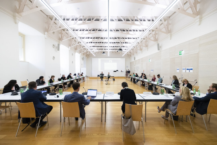 „Distance Learning Lessons Learned“ – Erfahrungen und Ergebnis-Präsentationen aus der universitären Praxis