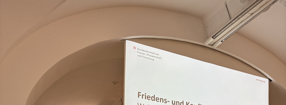 Science Talk > Friedens- und Konfliktforschung Welcehn Beitrag kann sie zur aktuellen weltpolitischen Lage leisten? - Bild Nr. 16627